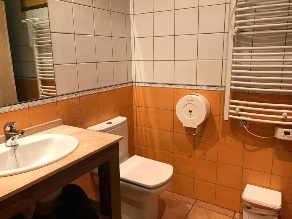 Hotel Familiar Бага Экстерьер фото